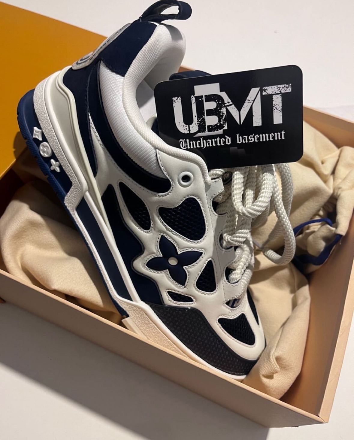 LV Skate ‘MARINE’ Trainers