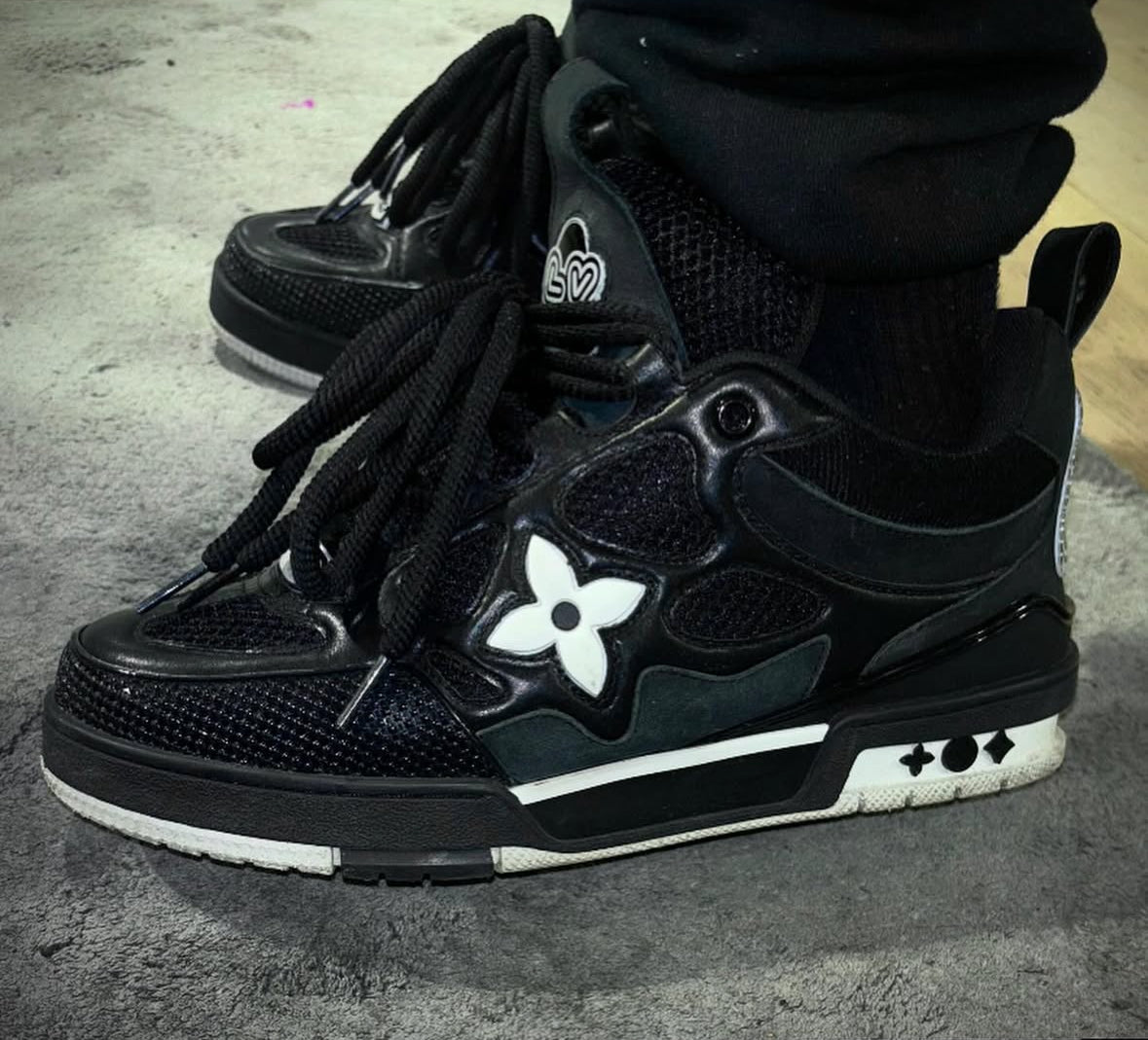 LV Skate ‘BLACK/WHITE’ Trainers
